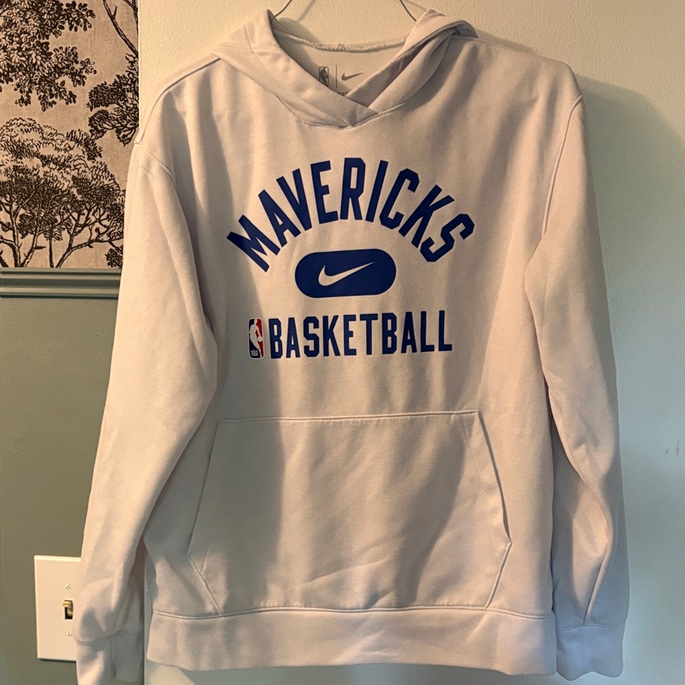 Nike Men's White and Blue Mavericks Basketball Hoodie